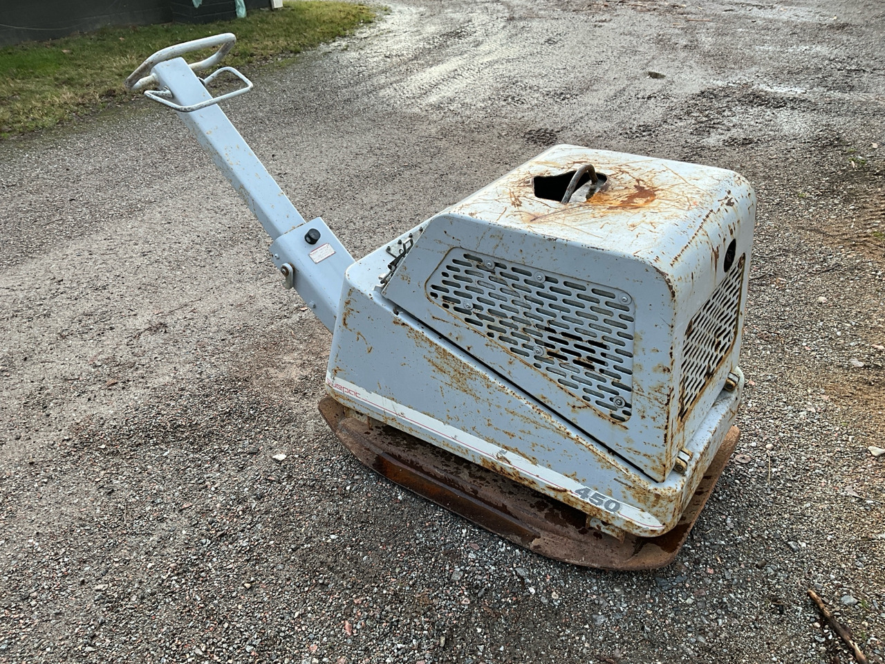 Swepac FB 450 - Виброплита: фото 1 Swepac FB 450 - Виброплита: фото 1