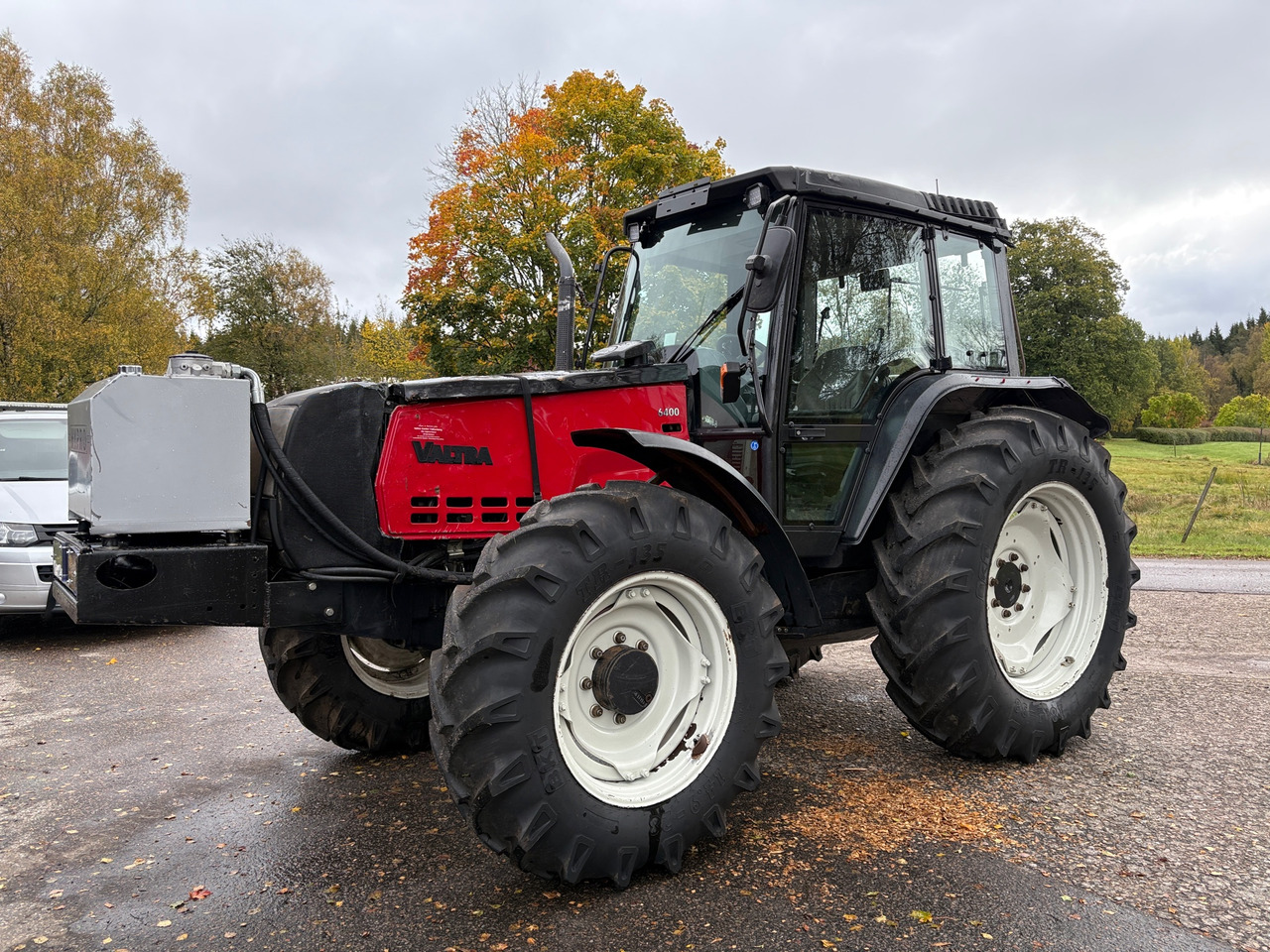 Valtra 6400-4 - Трактор: фото 1 Valtra 6400-4 - Трактор: фото 1
