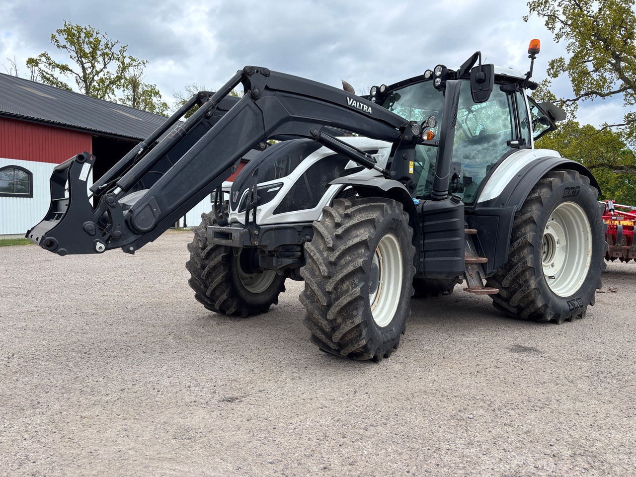 Valtra T 234 Versu - Трактор: фото 1 Valtra T 234 Versu - Трактор: фото 1