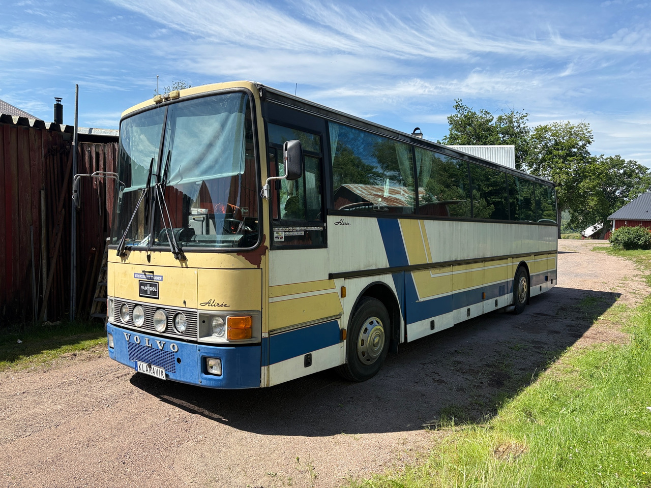 Volvo B10 M - Микроавтобус, Пассажирский фургон: фото 1 Volvo B10 M - Микроавтобус, Пассажирский фургон: фото 1
