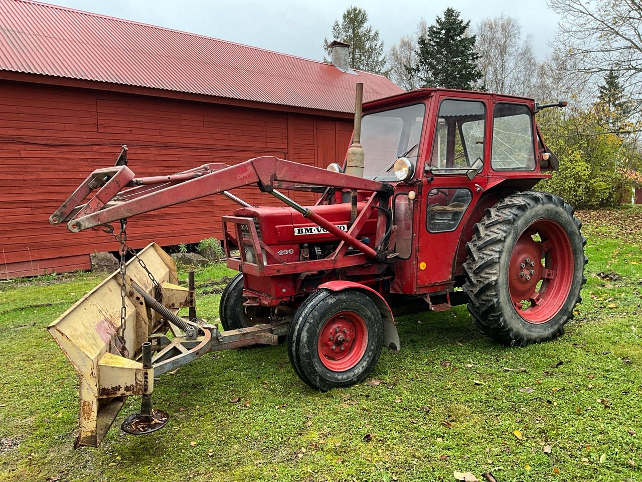 Volvo BM 430 - Трактор: фото 1 Volvo BM 430 - Трактор: фото 1