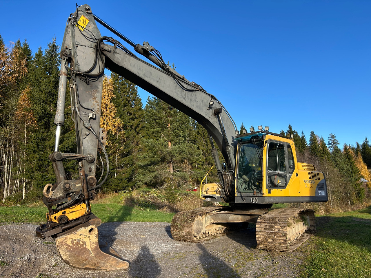 Volvo EC210B LC - Экскаватор: фото 1 Volvo EC210B LC - Экскаватор: фото 1