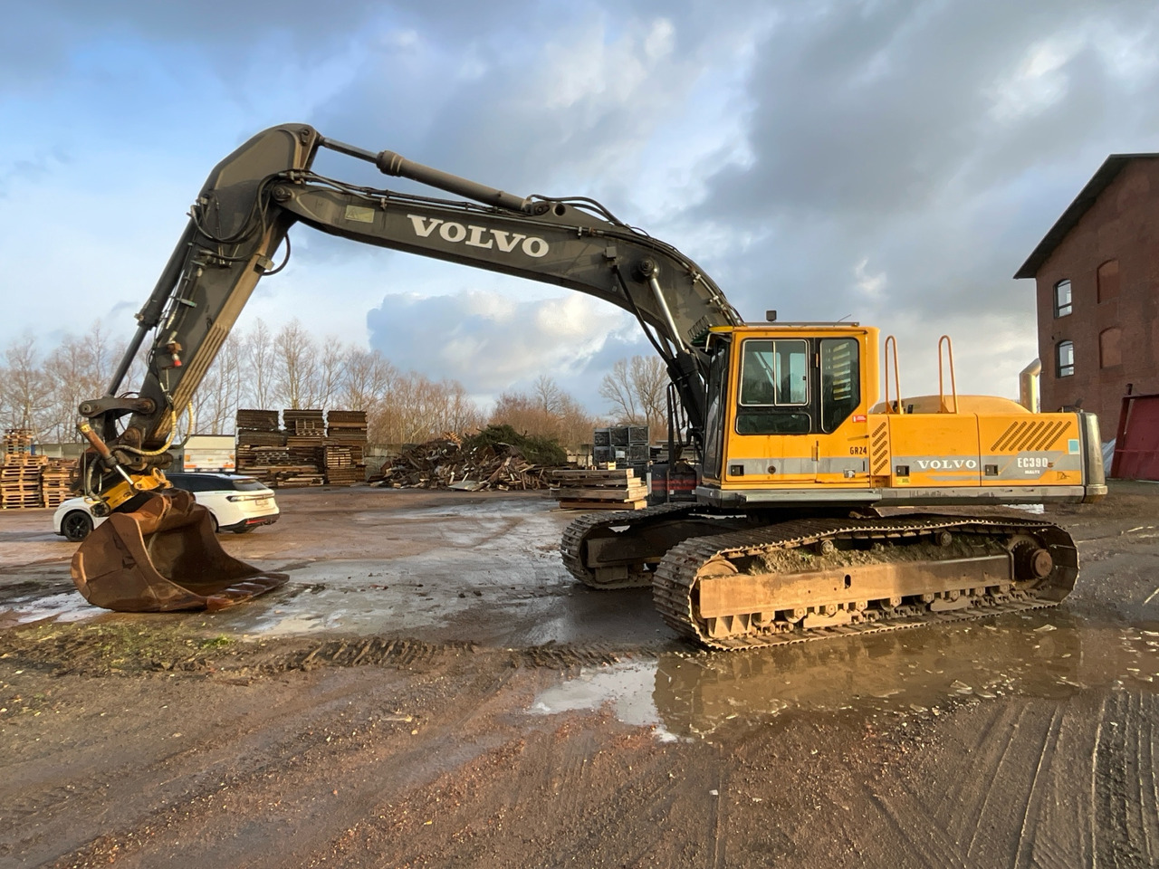 Volvo EC390 - Гусеничный экскаватор: фото 1 Volvo EC390 - Гусеничный экскаватор: фото 1