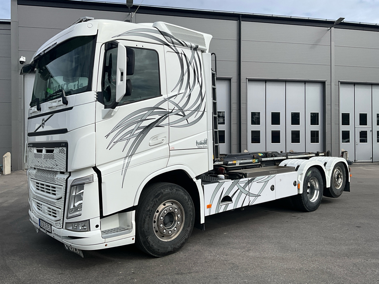 Volvo FH500 - Крюковой мультилифт: фото 1 Volvo FH500 - Крюковой мультилифт: фото 1