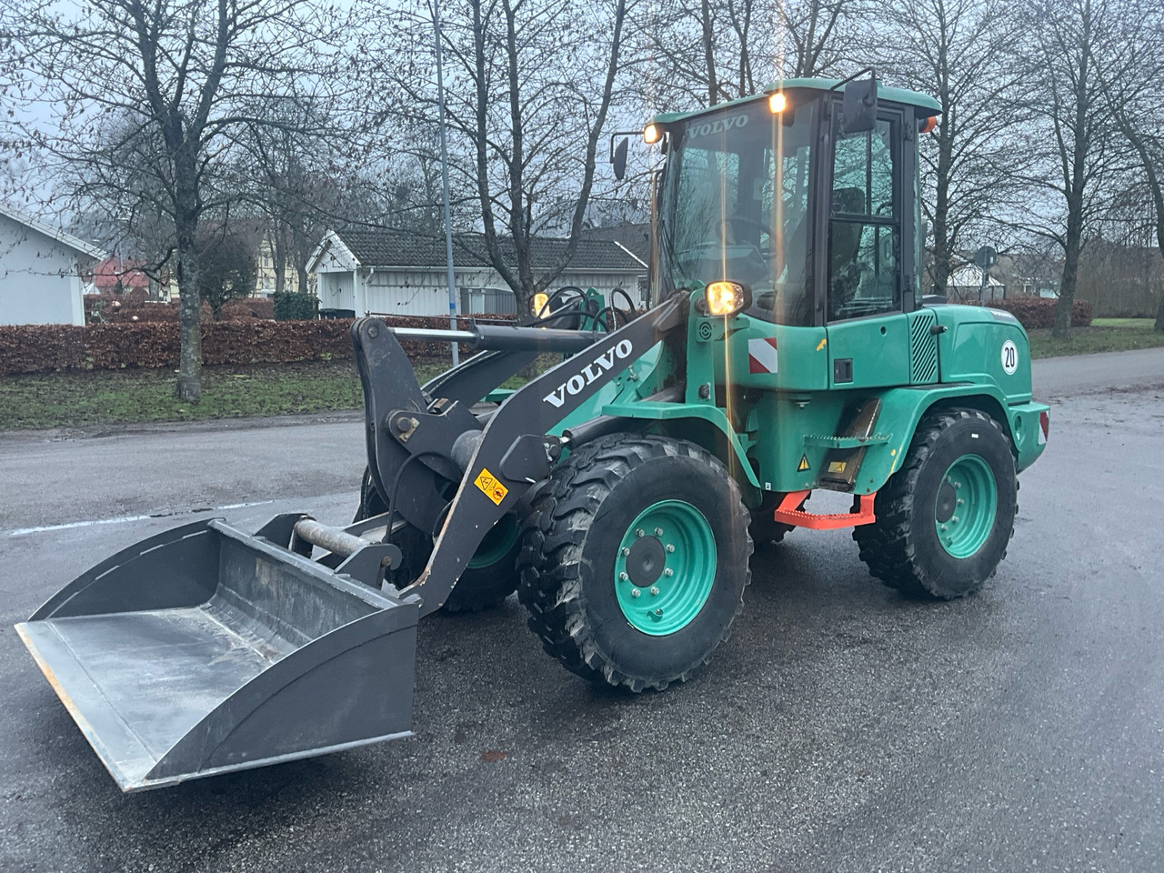 Volvo L30G - Колёсный погрузчик: фото 1 Volvo L30G - Колёсный погрузчик: фото 1