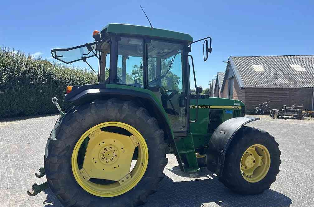 John Deere 6210 - Трактор: фото 4 John Deere 6210 - Трактор: фото 4