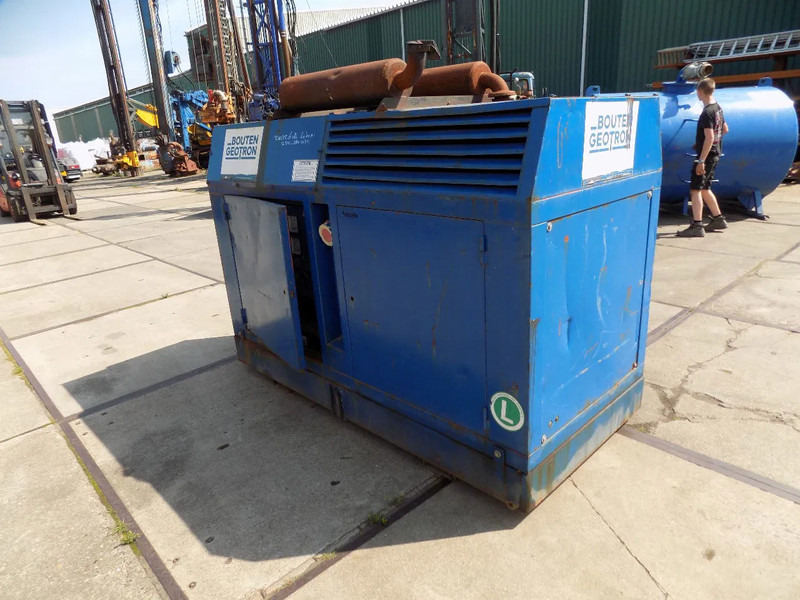 Bredenoord Bredenoord BRDE 60 KVA deutz F6L 913 - Электрогенератор: фото 3 Bredenoord Bredenoord BRDE 60 KVA deutz F6L 913 - Электрогенератор: фото 3
