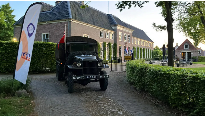 Грузовик с закрытым кузовом GMC CCKW 353 CCKW 353 Banjo axle GMC CCKW 353 Banjo axle: фото 7 Грузовик с закрытым кузовом GMC CCKW 353 CCKW 353 Banjo axle GMC CCKW 353 Banjo axle: фото 7