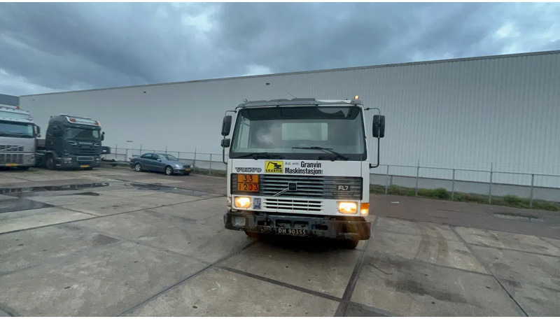Volvo FL 7 Volvo FL7 285 Fuel tanker 4x2 - Грузовик-цистерна: фото 3 Volvo FL 7 Volvo FL7 285 Fuel tanker 4x2 - Грузовик-цистерна: фото 3