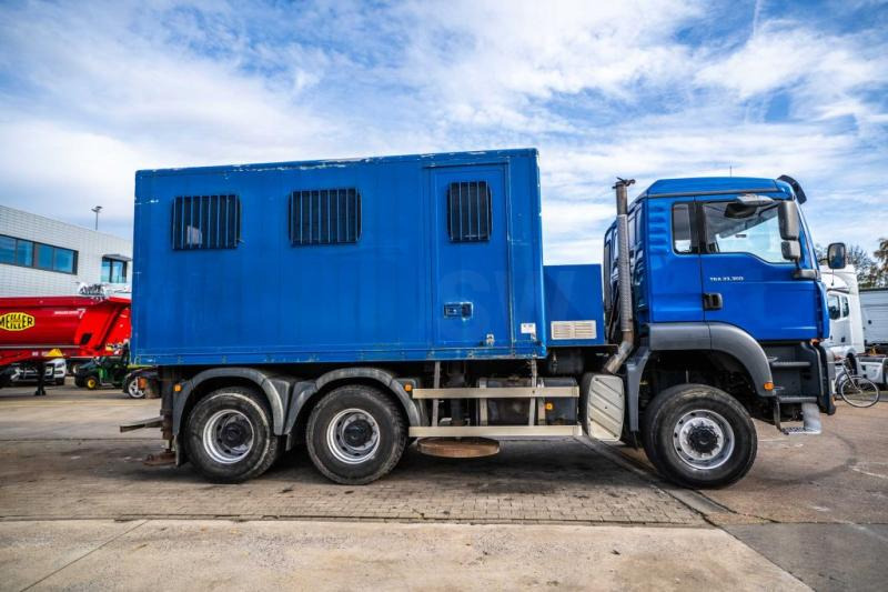 MAN TGA 33.363 FDAK- 6x6 + LABO - Грузовик с закрытым кузовом: фото 3 MAN TGA 33.363 FDAK- 6x6 + LABO - Грузовик с закрытым кузовом: фото 3