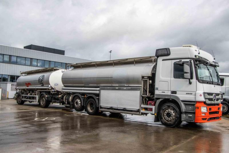 Mercedes ACTROS 2544-MP3+MAGYAR-INOX-18.200L+6COMP - Грузовик-цистерна: фото 2 Mercedes ACTROS 2544-MP3+MAGYAR-INOX-18.200L+6COMP - Грузовик-цистерна: фото 2