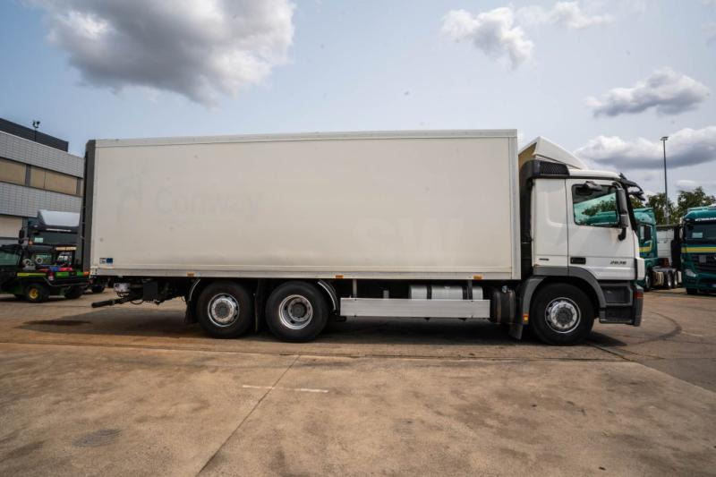 Mercedes ACTROS 2636 LL-MP3 - Грузовик с закрытым кузовом: фото 3 Mercedes ACTROS 2636 LL-MP3 - Грузовик с закрытым кузовом: фото 3