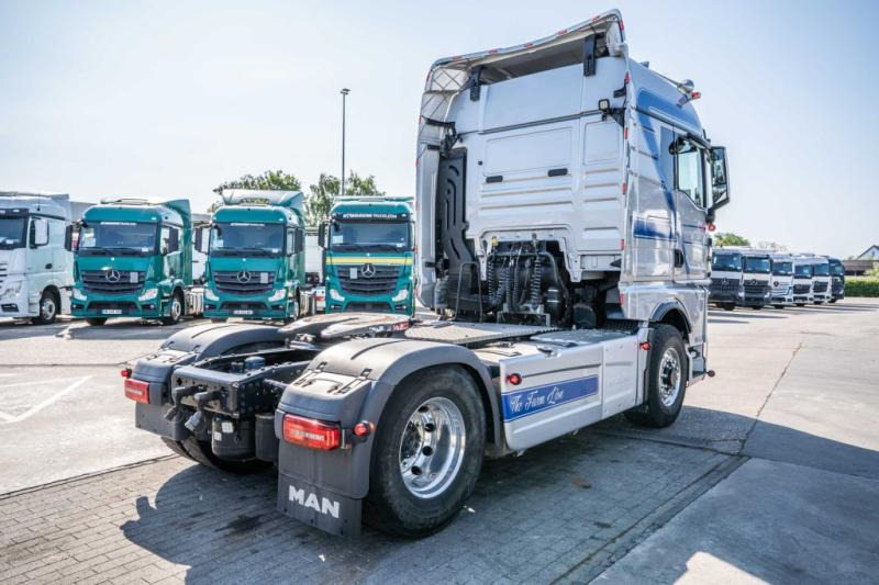 MAN TGX 18.510 XLX BLS -4x4H+HYDR.+INTARDER - Тягач: фото 5 MAN TGX 18.510 XLX BLS -4x4H+HYDR.+INTARDER - Тягач: фото 5