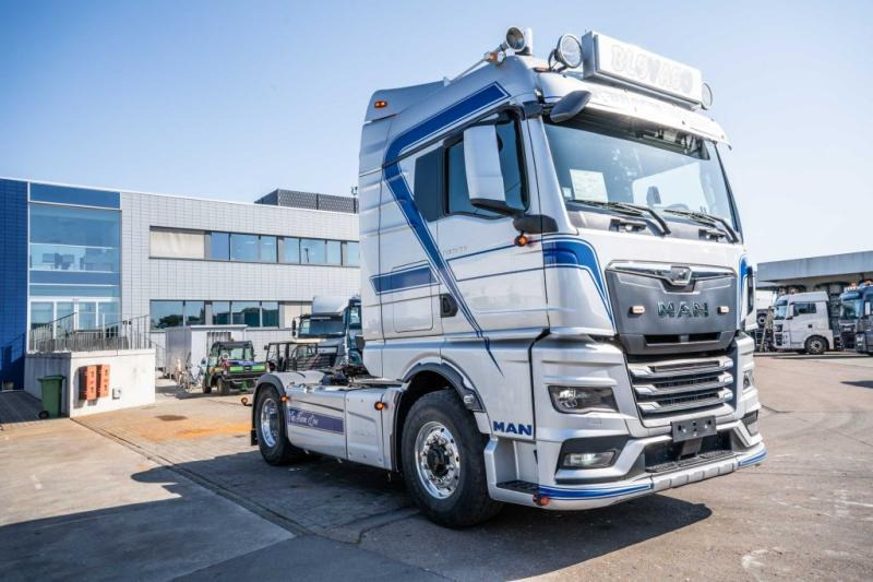MAN TGX 18.510 XLX BLS -4x4H+HYDR.+INTARDER - Тягач: фото 3 MAN TGX 18.510 XLX BLS -4x4H+HYDR.+INTARDER - Тягач: фото 3