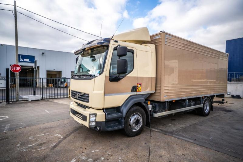 Volvo FL 260 (13.5t) +DHOLLANDIA 2T - Грузовик с закрытым кузовом: фото 1 Volvo FL 260 (13.5t) +DHOLLANDIA 2T - Грузовик с закрытым кузовом: фото 1
