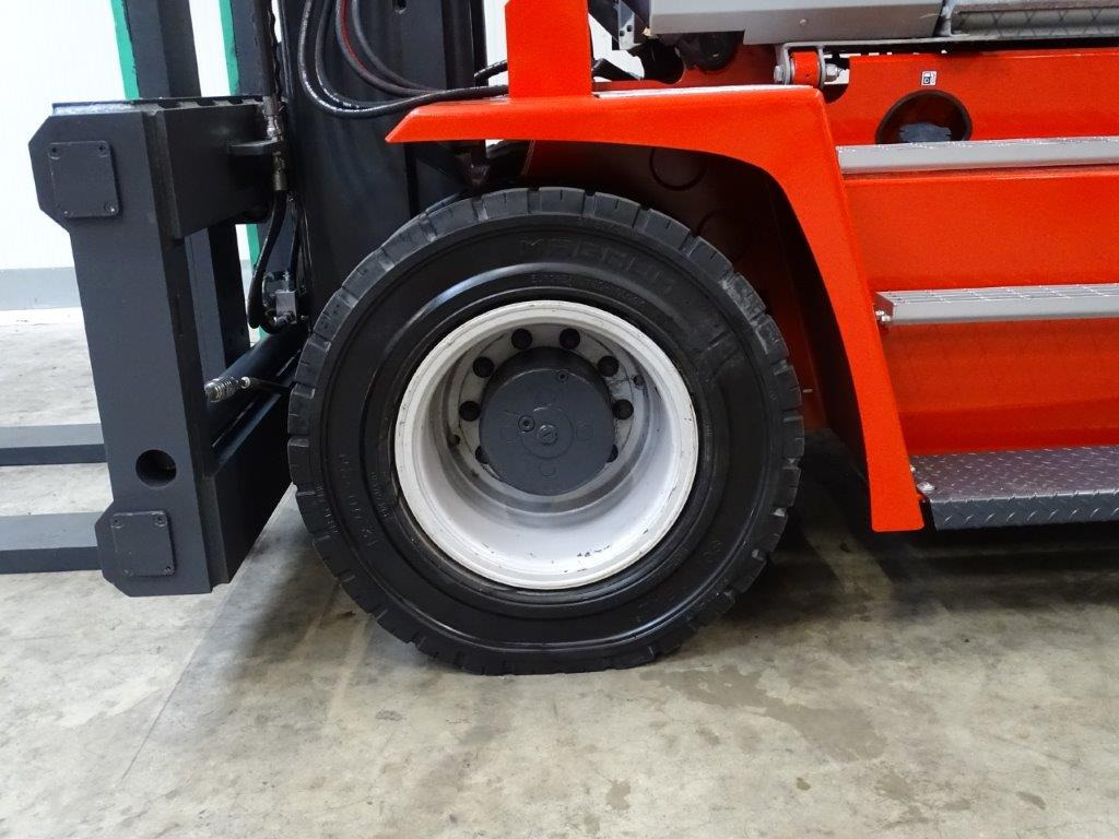 Kalmar DCE120-6 - Empty Containers Handler - Дизельный погрузчик: фото 2 Kalmar DCE120-6 - Empty Containers Handler - Дизельный погрузчик: фото 2