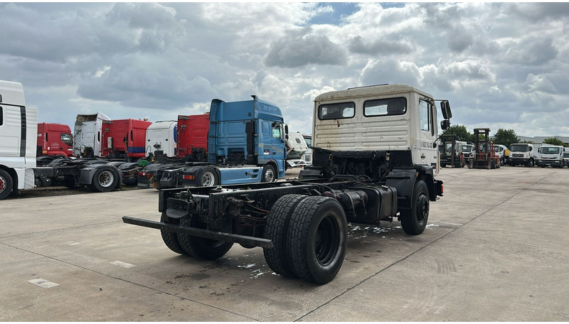 MAN 18.232 (MANUAL PUMP / 6 CYLINDER / POMPE MANUELLE / LAMES / STEEL SUSPENSION) - Грузовик-шасси: фото 5 MAN 18.232 (MANUAL PUMP / 6 CYLINDER / POMPE MANUELLE / LAMES / STEEL SUSPENSION) - Грузовик-шасси: фото 5