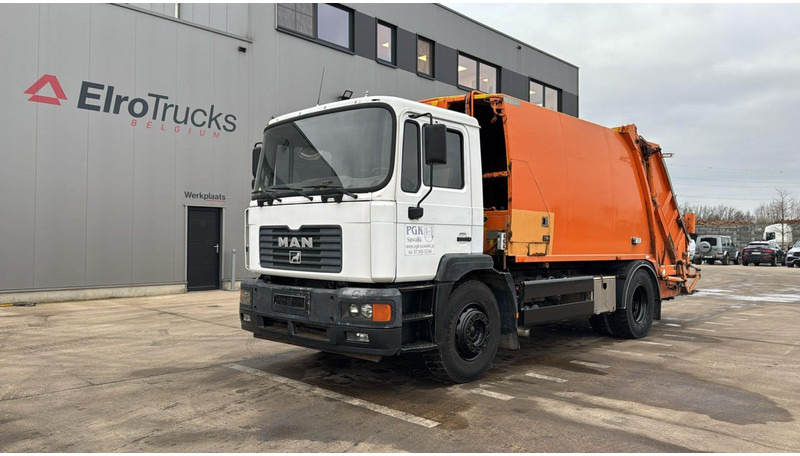 MAN 18.285 (GARBAGE TRUCK / TOP CONDITION / 6 CYLINDER / MANUAL GEARBOX) - Мусоровоз: фото 1 MAN 18.285 (GARBAGE TRUCK / TOP CONDITION / 6 CYLINDER / MANUAL GEARBOX) - Мусоровоз: фото 1