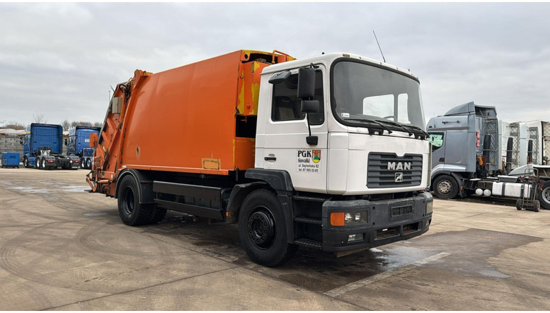 MAN 18.285 (GARBAGE TRUCK / TOP CONDITION / 6 CYLINDER / MANUAL GEARBOX) - Мусоровоз: фото 3 MAN 18.285 (GARBAGE TRUCK / TOP CONDITION / 6 CYLINDER / MANUAL GEARBOX) - Мусоровоз: фото 3