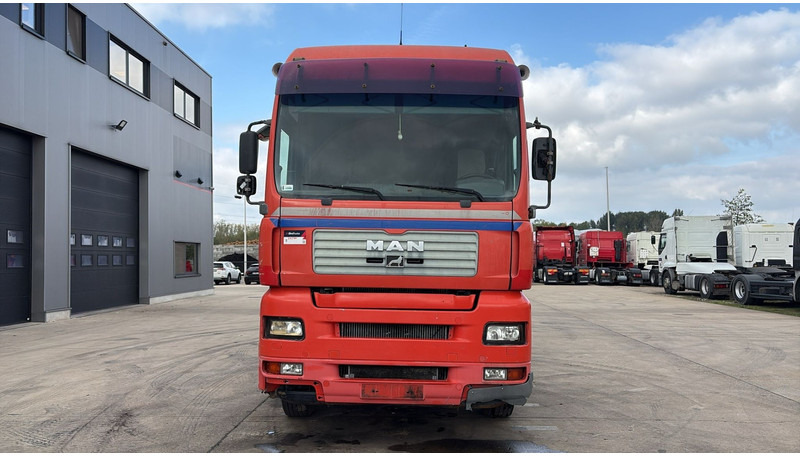 MAN TGA 18.410 (POMPE MANUELLE / MANUAL PUMP / BOITE MANUELLE / MANUAL GEARBOX) - Грузовик-шасси: фото 2 MAN TGA 18.410 (POMPE MANUELLE / MANUAL PUMP / BOITE MANUELLE / MANUAL GEARBOX) - Грузовик-шасси: фото 2