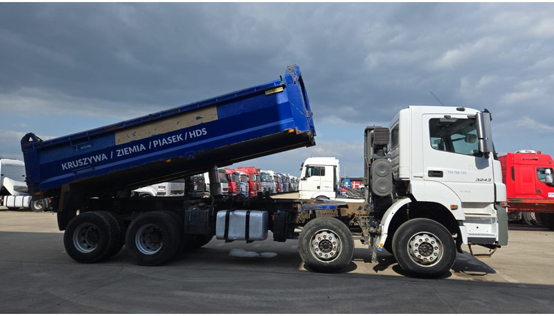 Mercedes-Benz Axor 3243 (BOITE MANUELLE / MANUAL GEARBOX / LAMES / 8X4 / MANUAL GETRIEBE) - Самосвал: фото 3 Mercedes-Benz Axor 3243 (BOITE MANUELLE / MANUAL GEARBOX / LAMES / 8X4 / MANUAL GETRIEBE) - Самосвал: фото 3