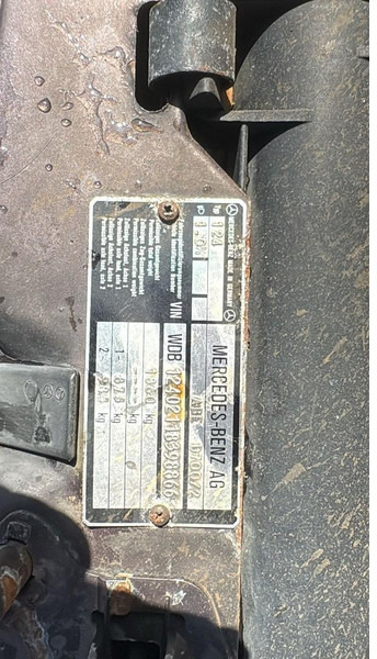 Седан Mercedes-Benz E-Klasse 200 (GERMAN CAR / VOITURE D'ALLEMAGNE / ESSENCE / PETROL / MANUAL): фото 16 Седан Mercedes-Benz E-Klasse 200 (GERMAN CAR / VOITURE D'ALLEMAGNE / ESSENCE / PETROL / MANUAL): фото 16