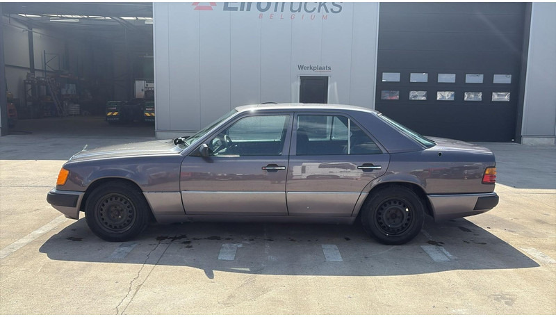 Седан Mercedes-Benz E-Klasse 200 (GERMAN CAR / VOITURE D'ALLEMAGNE / ESSENCE / PETROL / MANUAL): фото 8 Седан Mercedes-Benz E-Klasse 200 (GERMAN CAR / VOITURE D'ALLEMAGNE / ESSENCE / PETROL / MANUAL): фото 8