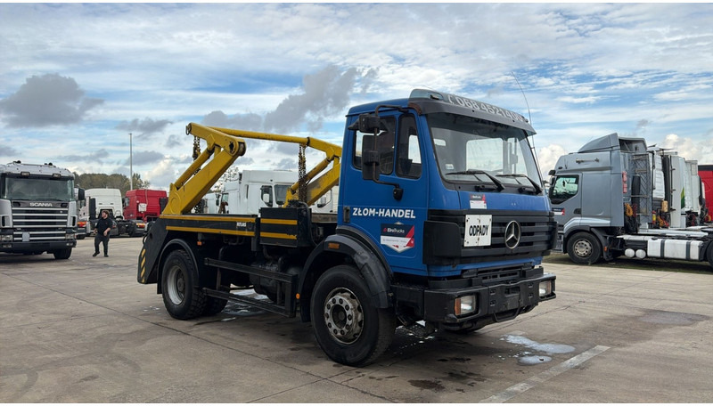 Mercedes-Benz SK 1831 (LAMES / STEEL SUSP. / V6 / BOITE MANUELLE / GRANT PONT / BIG AXLE) - Грузовик-контейнеровоз/ Сменный кузов, Автоманипулятор: фото 5 Mercedes-Benz SK 1831 (LAMES / STEEL SUSP. / V6 / BOITE MANUELLE / GRANT PONT / BIG AXLE) - Грузовик-контейнеровоз/ Сменный кузов, Автоманипулятор: фото 5