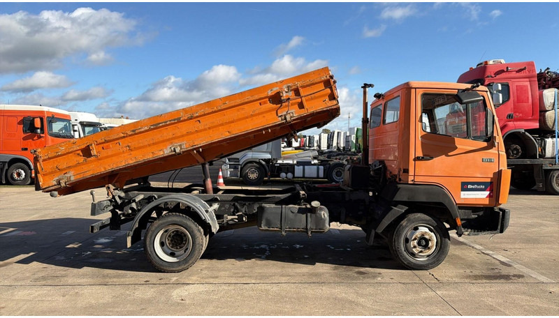 Mercedes-Benz SK 814 (3 WAY TIPPER / MANUAL PUMP / AUXILAIRY / SPER / STEEL SUSP. / LAMES) - Самосвал: фото 3 Mercedes-Benz SK 814 (3 WAY TIPPER / MANUAL PUMP / AUXILAIRY / SPER / STEEL SUSP. / LAMES) - Самосвал: фото 3
