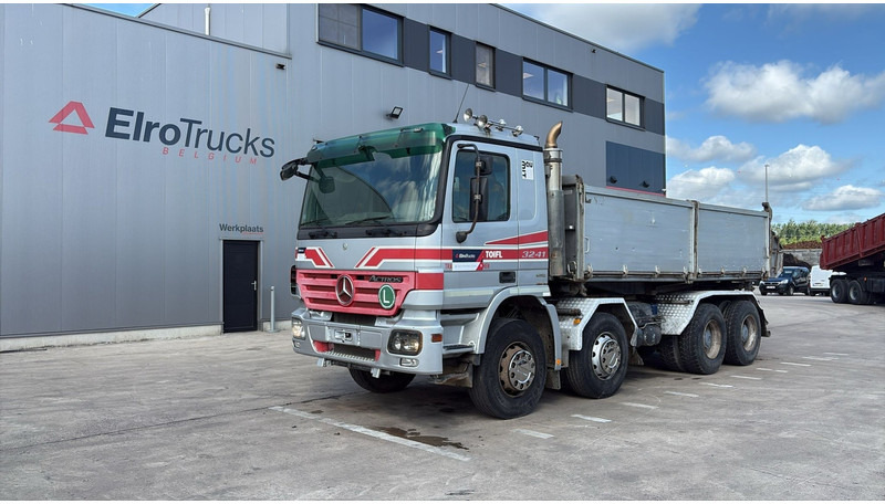 Mercedes-Benz actros 3241 (8X4 / LAMES / GRAND PONT / GRAND BENNE / 3 PONTS / TRES BONNE ETAT) - Самосвал: фото 1 Mercedes-Benz actros 3241 (8X4 / LAMES / GRAND PONT / GRAND BENNE / 3 PONTS / TRES BONNE ETAT) - Самосвал: фото 1