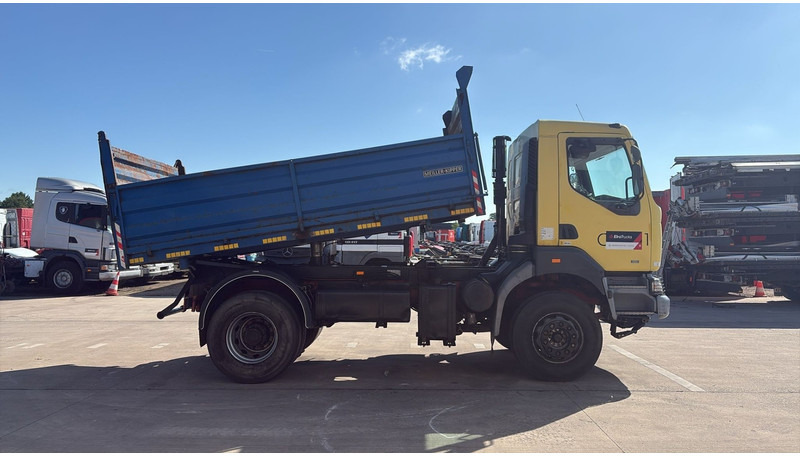 Renault Kerax 385 (BOITE MANUELLE / GRAND PONT / LAMES / MANUAL GEARBOX) - Самосвал: фото 4 Renault Kerax 385 (BOITE MANUELLE / GRAND PONT / LAMES / MANUAL GEARBOX) - Самосвал: фото 4