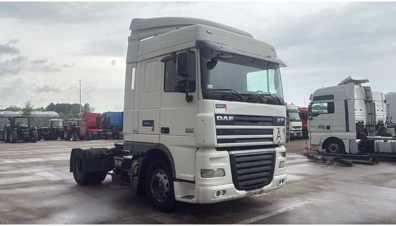 DAF XF 105.460 (BOITE MANUELLE / MANUAL GEARBOX) - Тягач: фото 2 DAF XF 105.460 (BOITE MANUELLE / MANUAL GEARBOX) - Тягач: фото 2