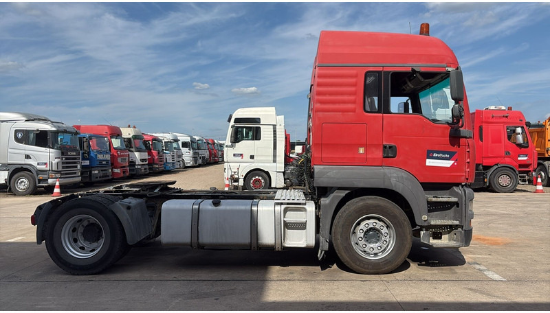 MAN TGA 18.390 (BOITE MANUELLE / MANUAL GEARBOX / PTO / POMPE HYDRAULIQUE) - Тягач: фото 4 MAN TGA 18.390 (BOITE MANUELLE / MANUAL GEARBOX / PTO / POMPE HYDRAULIQUE) - Тягач: фото 4