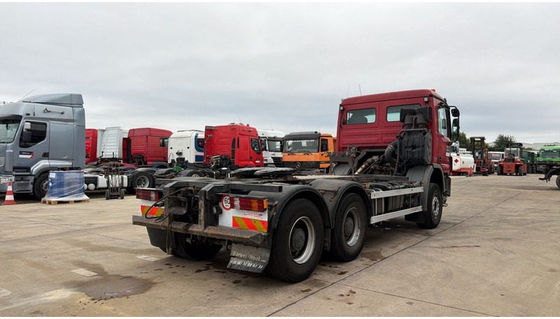 Mercedes-Benz Actros 3341 (EPS / CAMION BELGE !! / SUPS. LAMES / 33 TONNES / 3 PEDALES / MP2 / TRACTEUR ORIGINAL !! / V6 / MP2) - Тягач: фото 4 Mercedes-Benz Actros 3341 (EPS / CAMION BELGE !! / SUPS. LAMES / 33 TONNES / 3 PEDALES / MP2 / TRACTEUR ORIGINAL !! / V6 / MP2) - Тягач: фото 4