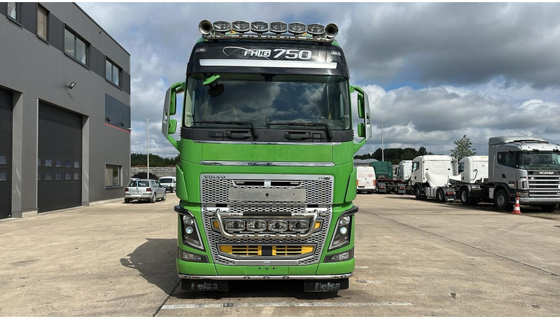 Volvo FH 750 (170 TONS / BE TRUCK / FIRST OWNER / TOP CONDITION / 6X4 / BIG HUB / RETARDER) - Тягач: фото 4 Volvo FH 750 (170 TONS / BE TRUCK / FIRST OWNER / TOP CONDITION / 6X4 / BIG HUB / RETARDER) - Тягач: фото 4