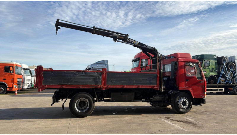 Volvo FL 10 - 320 (MANUAL PUMP / STEEL SUSP. / CRANE / LAMES / POMPE MANUELLE) - Грузовик бортовой/ Платформа, Автоманипулятор: фото 4 Volvo FL 10 - 320 (MANUAL PUMP / STEEL SUSP. / CRANE / LAMES / POMPE MANUELLE) - Грузовик бортовой/ Платформа, Автоманипулятор: фото 4
