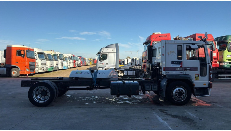 Volvo FL 6 - 220 (MANUAL GEARBOX / BOITE MANUELLE / 8 TONNES) - Грузовик-шасси: фото 3 Volvo FL 6 - 220 (MANUAL GEARBOX / BOITE MANUELLE / 8 TONNES) - Грузовик-шасси: фото 3