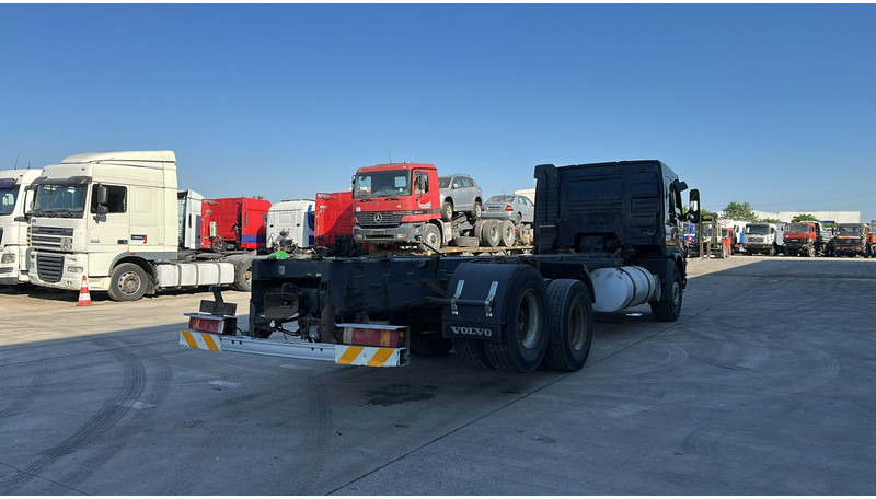 Volvo FM 12 - 380 (FULL STEEL SUSP. / SUSP. LAMES / CHASSIS LONGUE / 10 TYRES / TRES BONNE ETAT) - Грузовик-шасси: фото 5 Volvo FM 12 - 380 (FULL STEEL SUSP. / SUSP. LAMES / CHASSIS LONGUE / 10 TYRES / TRES BONNE ETAT) - Грузовик-шасси: фото 5