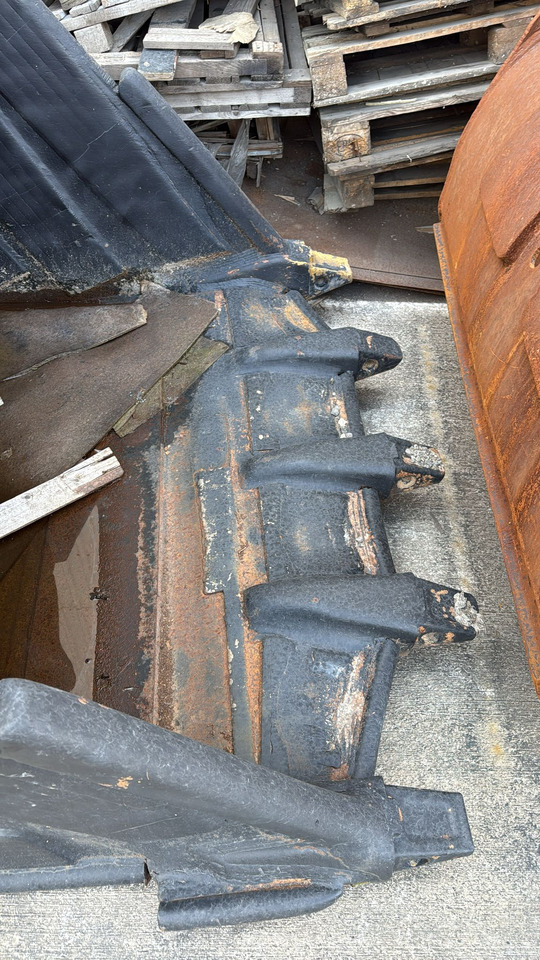 HITACHI ZX520/530 Cheap Second Hand Bucket - Ковш для экскаватора: фото 3 HITACHI ZX520/530 Cheap Second Hand Bucket - Ковш для экскаватора: фото 3