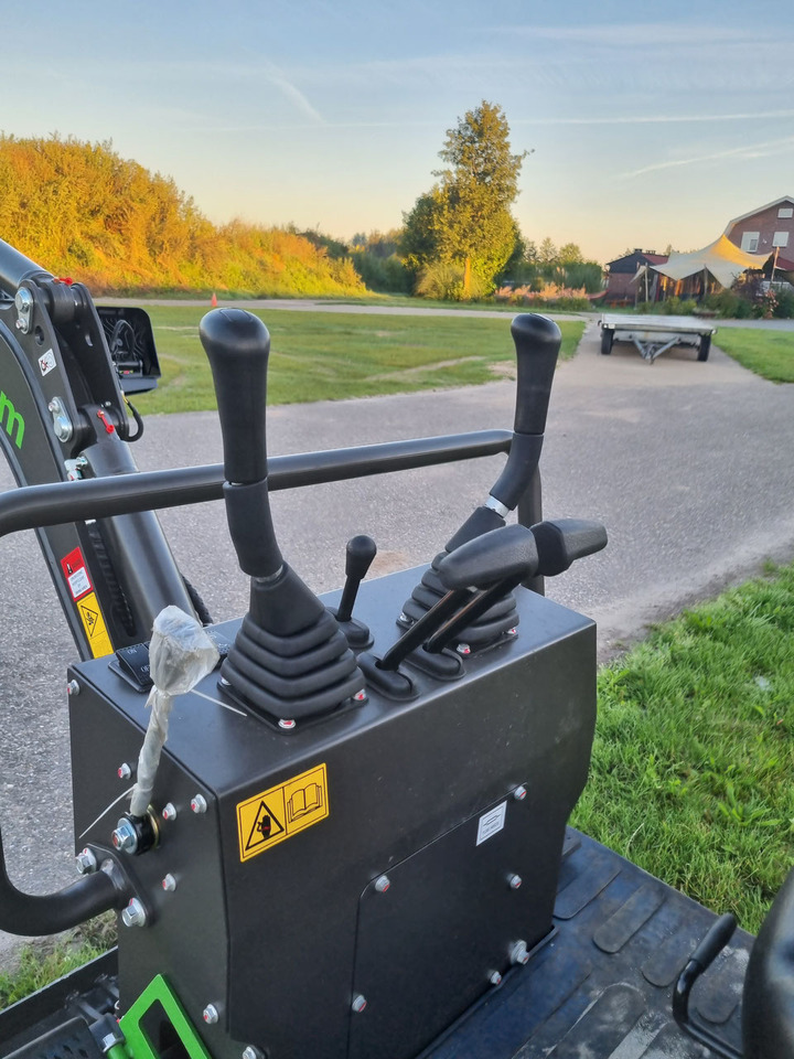 Мини-экскаватор WCM CTX 8010 Diesel: фото 19 Мини-экскаватор WCM CTX 8010 Diesel: фото 19