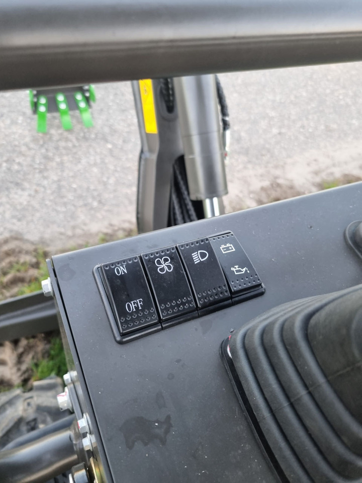 Мини-экскаватор WCM CTX 8010 Diesel: фото 20 Мини-экскаватор WCM CTX 8010 Diesel: фото 20