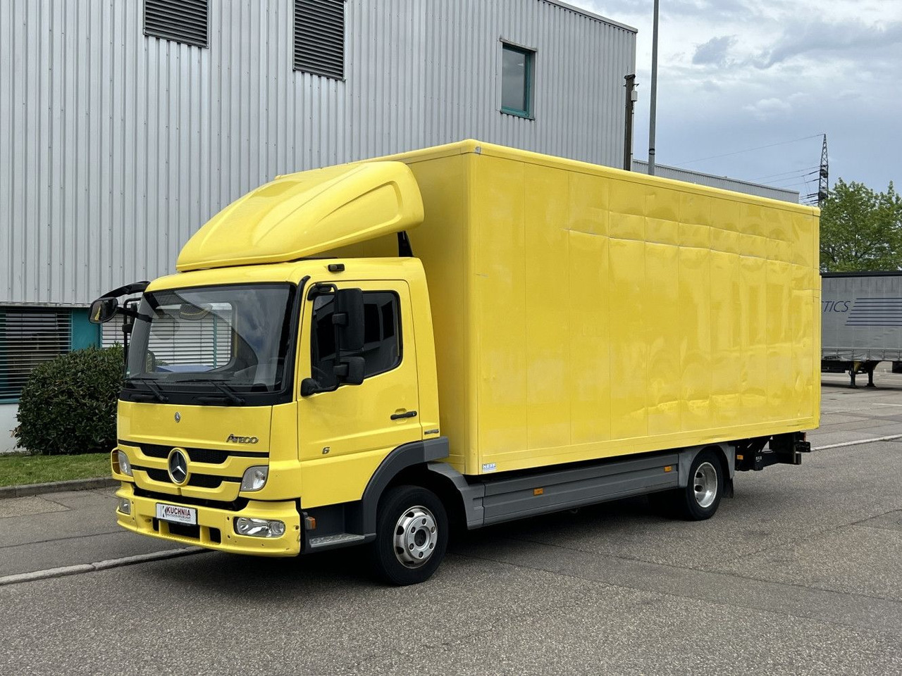 Mercedes-Benz Atego 816L Möbelkoffer 6,15m LBW 3-Sitze Euro-5 - Малотоннажный фургон: фото 1 Mercedes-Benz Atego 816L Möbelkoffer 6,15m LBW 3-Sitze Euro-5 - Малотоннажный фургон: фото 1