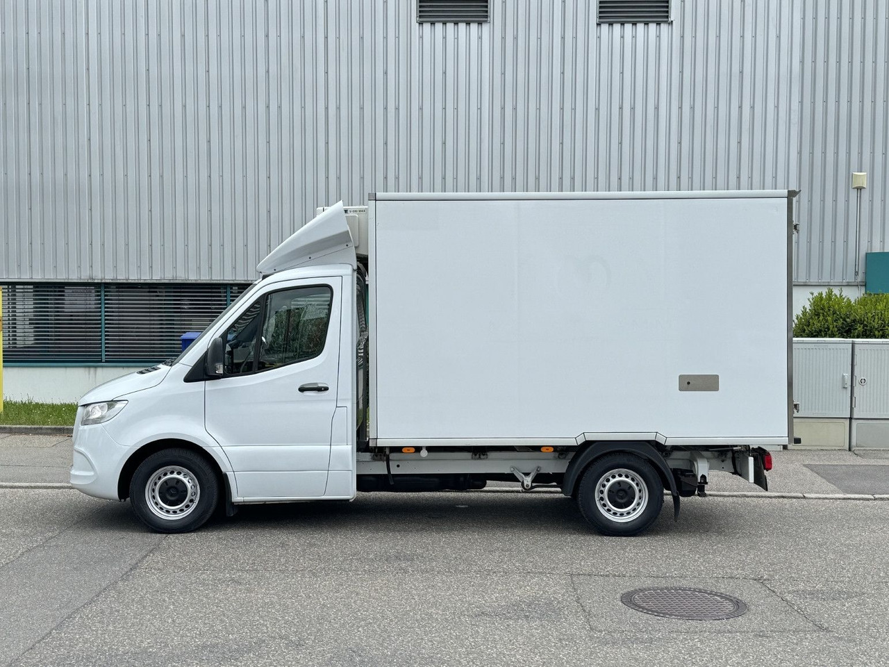 Mercedes-Benz Sprinter 316 Tiefkühl 3,3m TK V-500 MAX Luftgef. - Малотоннажный рефрижератор: фото 4 Mercedes-Benz Sprinter 316 Tiefkühl 3,3m TK V-500 MAX Luftgef. - Малотоннажный рефрижератор: фото 4