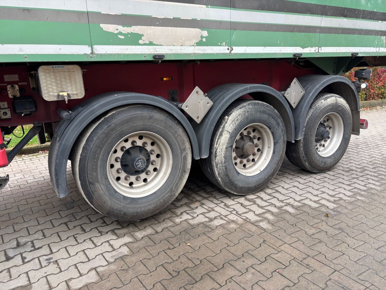 Langendorf SKA 24/30 Alu-Kippmulde, 30m³, Lift-Achse, Rollp - Самосвальный полуприцеп: фото 2 Langendorf SKA 24/30 Alu-Kippmulde, 30m³, Lift-Achse, Rollp - Самосвальный полуприцеп: фото 2