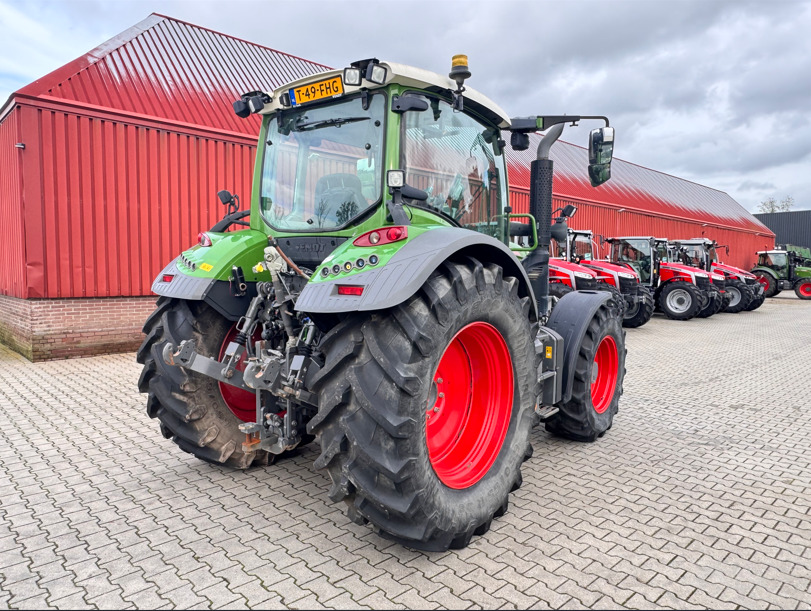 FENDT 513 Vario S4 PowerPlus - Трактор: фото 4 FENDT 513 Vario S4 PowerPlus - Трактор: фото 4