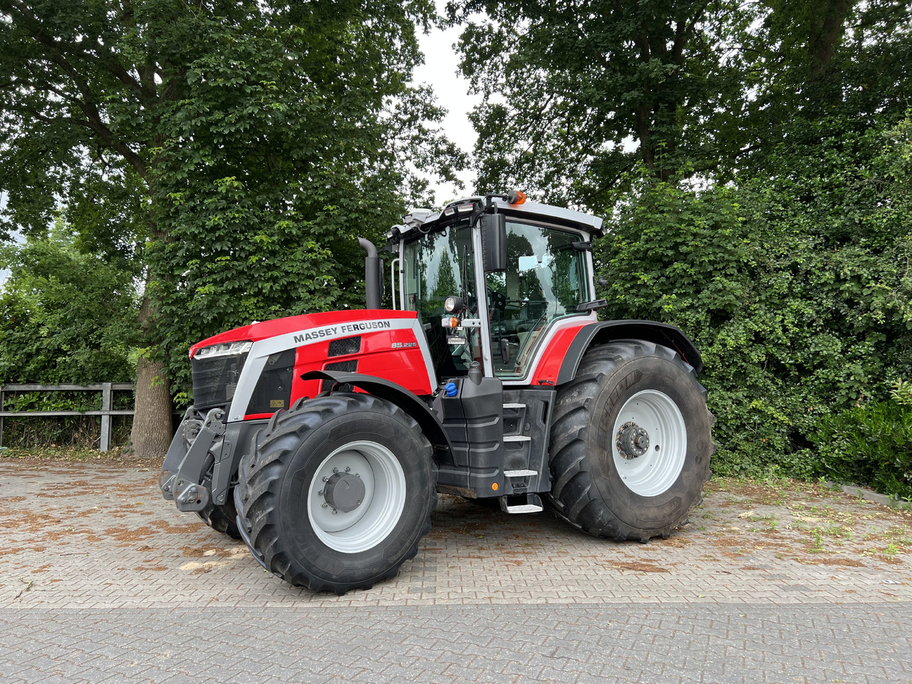 Massey Ferguson 8S.225 Dyne E-power - Трактор: фото 1 Massey Ferguson 8S.225 Dyne E-power - Трактор: фото 1