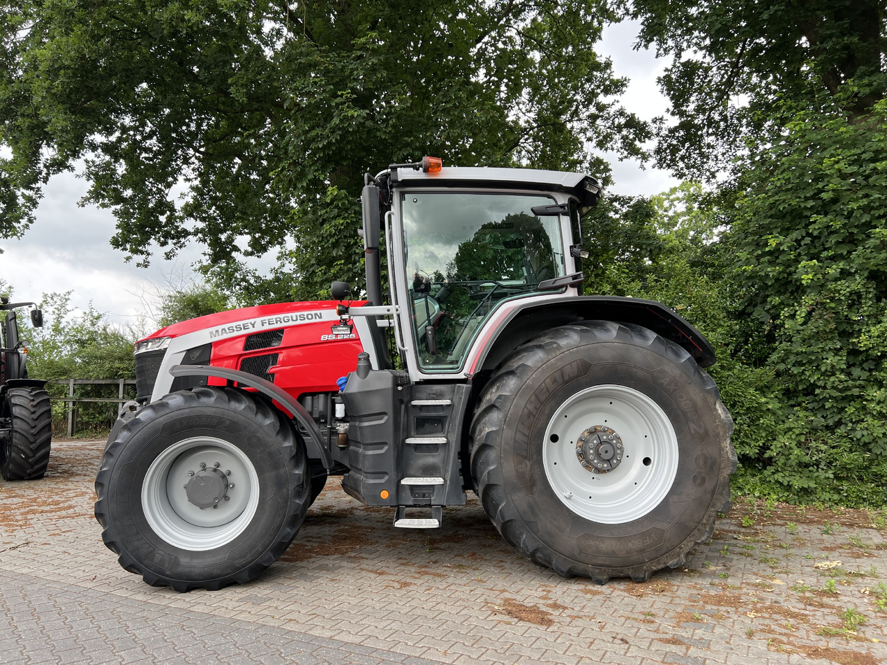 Massey Ferguson 8S.225 Dyne E-power - Трактор: фото 2 Massey Ferguson 8S.225 Dyne E-power - Трактор: фото 2