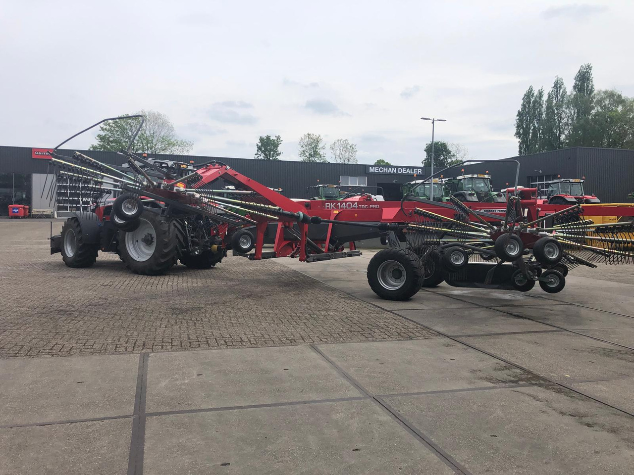 Massey Ferguson RK 1404 TRC-PRO - Сеноворошилка: фото 3 Massey Ferguson RK 1404 TRC-PRO - Сеноворошилка: фото 3