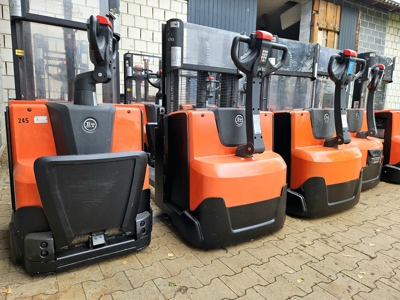 Toyota SWE 200D - Штабелер: фото 3 Toyota SWE 200D - Штабелер: фото 3