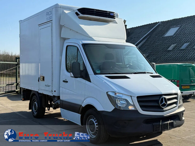 Mercedes-Benz sprinter316CDI/only export engine problem - Малотоннажный рефрижератор: фото 2 Mercedes-Benz sprinter316CDI/only export engine problem - Малотоннажный рефрижератор: фото 2